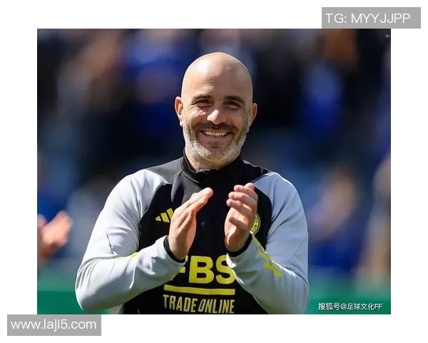 足球球星板寸造型引领时尚潮流展现运动员独特魅力风采